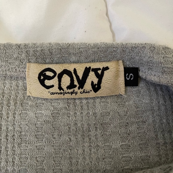 Grey Top - Picture 2 of 3